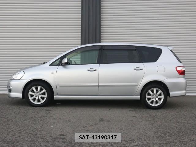 Toyota IPSUM 2005-06 8277585-10
