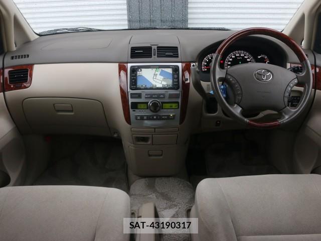 Toyota IPSUM 2005-06 8277585-2