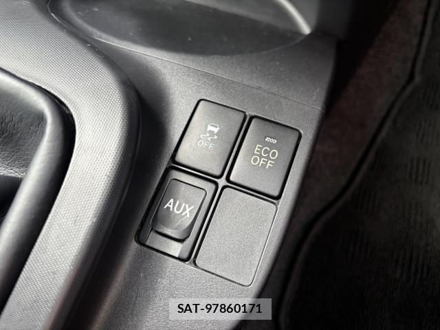 Toyota IQ 2012-05 8280351-12