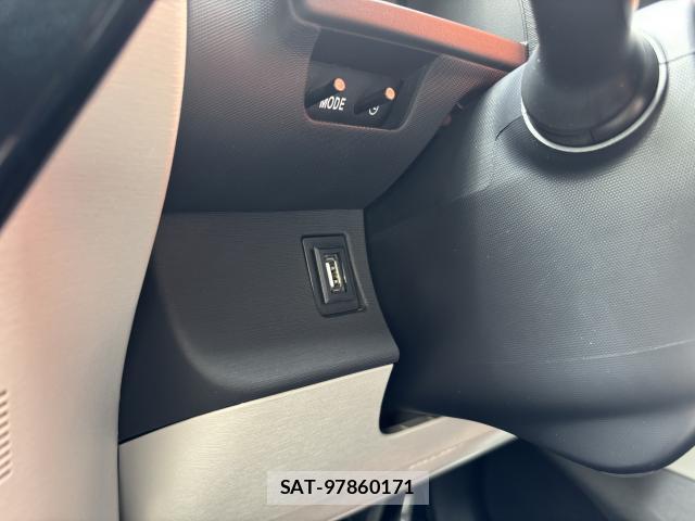 Toyota IQ 2012-05 8280351-14