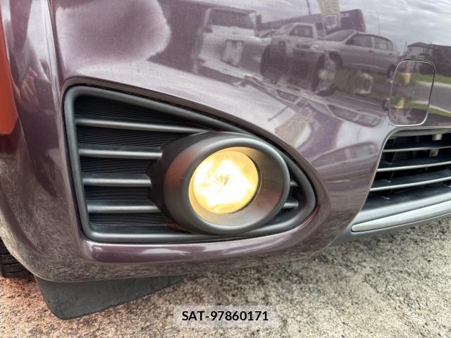 Toyota IQ 2012-05 8280351-17