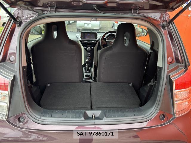 Toyota IQ 2012-05 8280351-19