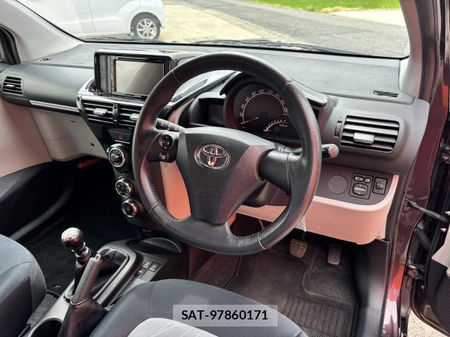 Toyota IQ 2012-05 8280351-2