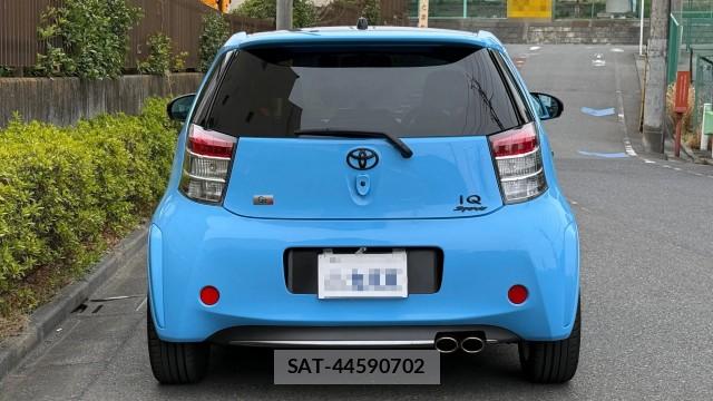 Toyota IQ 2014-01 8281895-1