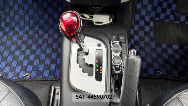 Toyota IQ 2014-01 8281895-13
