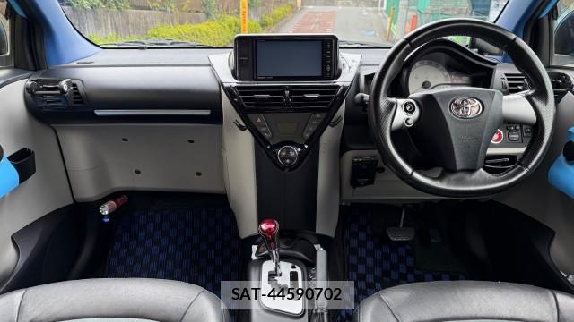 Toyota IQ 2014-01 8281895-2