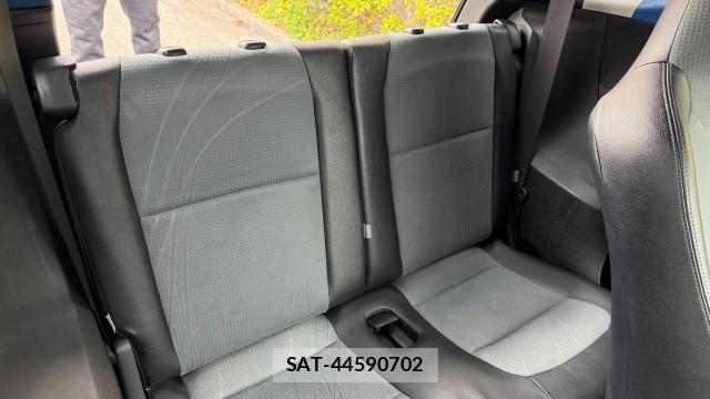 Toyota IQ 2014-01 8281895-6