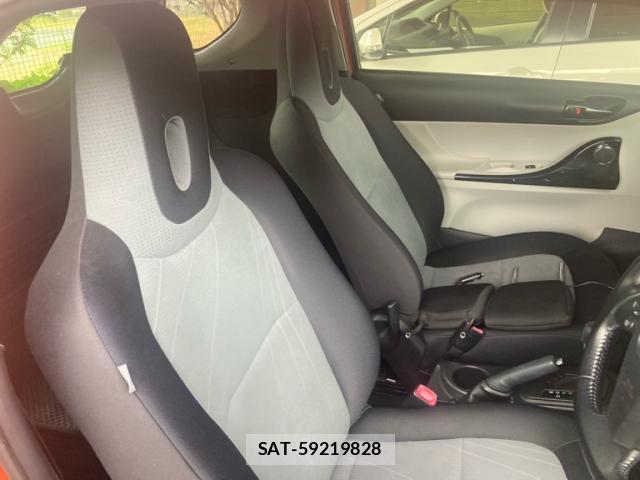 Toyota IQ 2013-07 8284270-15