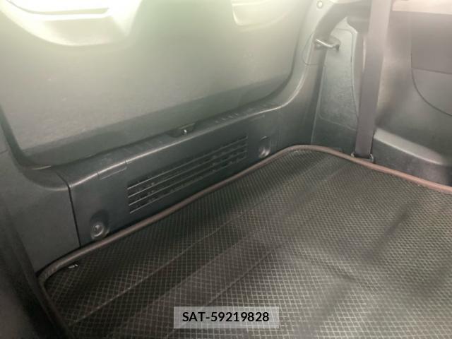 Toyota IQ 2013-07 8284270-16