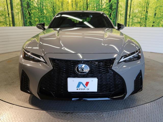 Lexus IS 2024-04 8276680-15