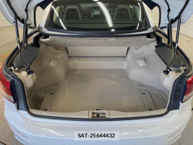 Lexus IS 2009-08 8276682-10