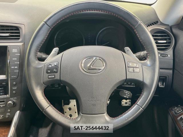 Lexus IS 2009-08 8276682-11
