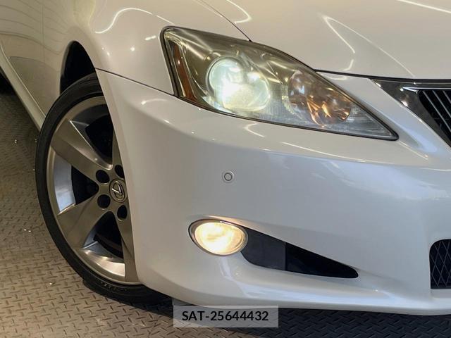 Lexus IS 2009-08 8276682-12