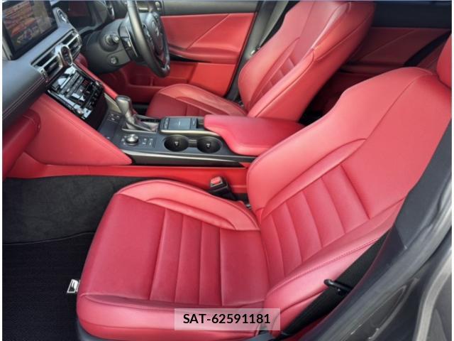 Lexus IS 2021-10 8277026-2