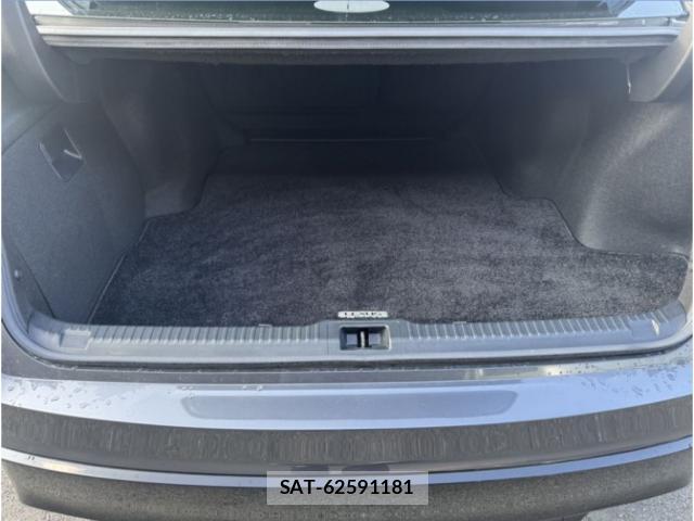 Lexus IS 2021-10 8277026-4