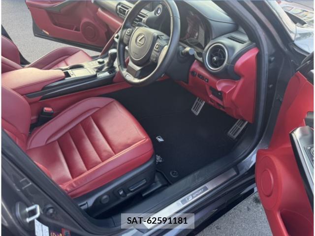 Lexus IS 2021-10 8277026-8