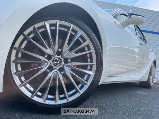 Lexus IS 2023-06 8277328-12