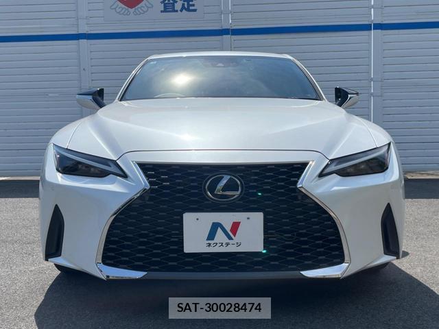 Lexus IS 2023-06 8277328-13