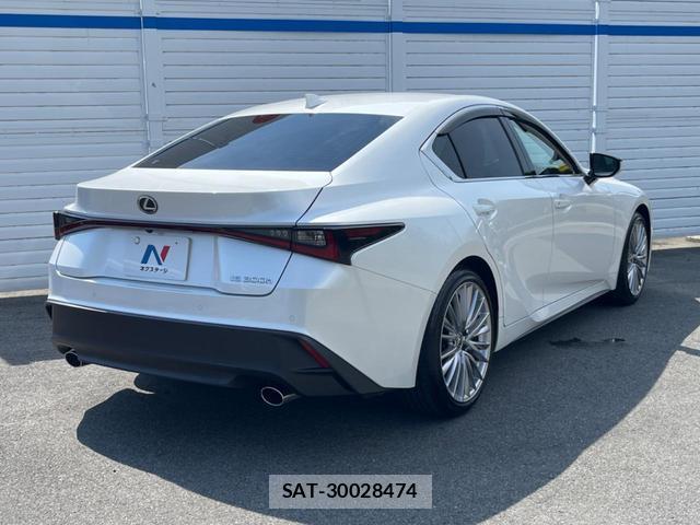 Lexus IS 2023-06 8277328-16