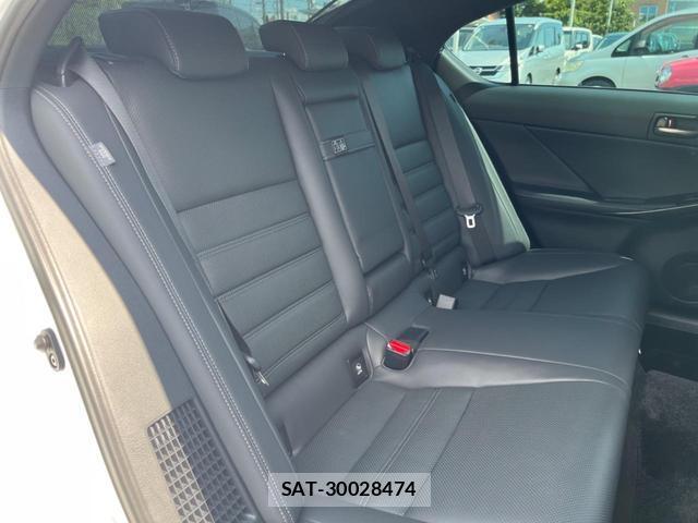 Lexus IS 2023-06 8277328-8