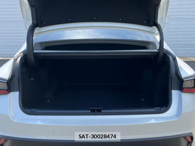 Lexus IS 2023-06 8277328-9