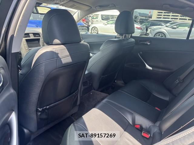 Lexus IS 2012-01 8278993-2
