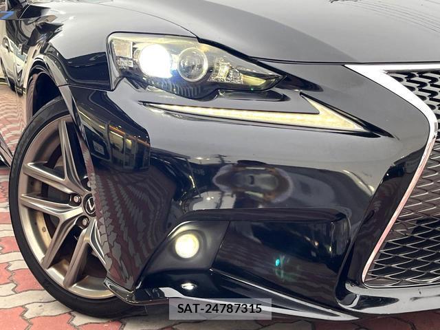 Lexus IS 2014-03 8279432-11