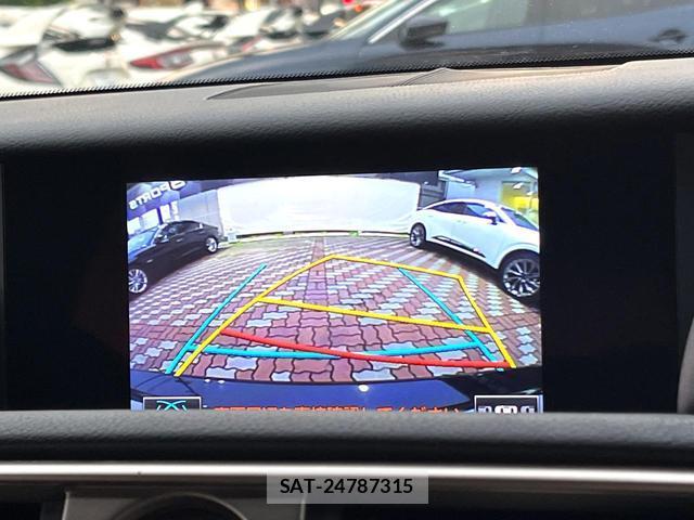 Lexus IS 2014-03 8279432-4