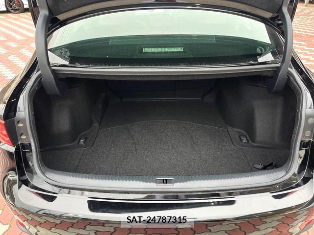 Lexus IS 2014-03 8279432-9