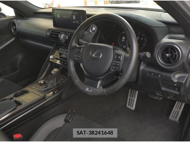 Lexus IS 2023-10 8279507-2