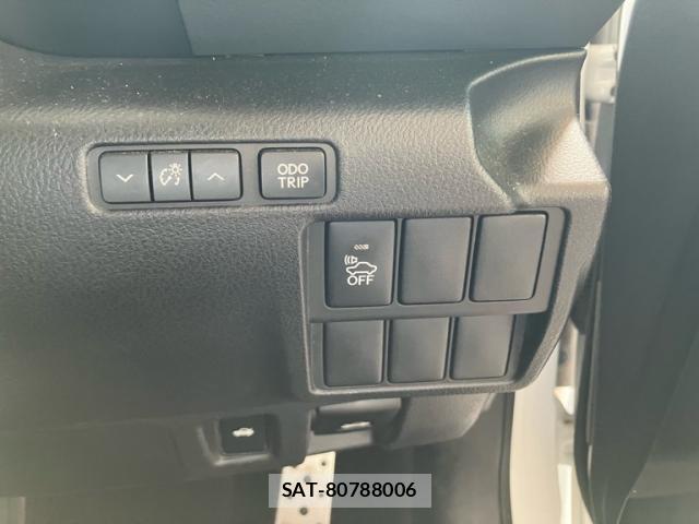 Lexus IS 2014-05 8279937-15