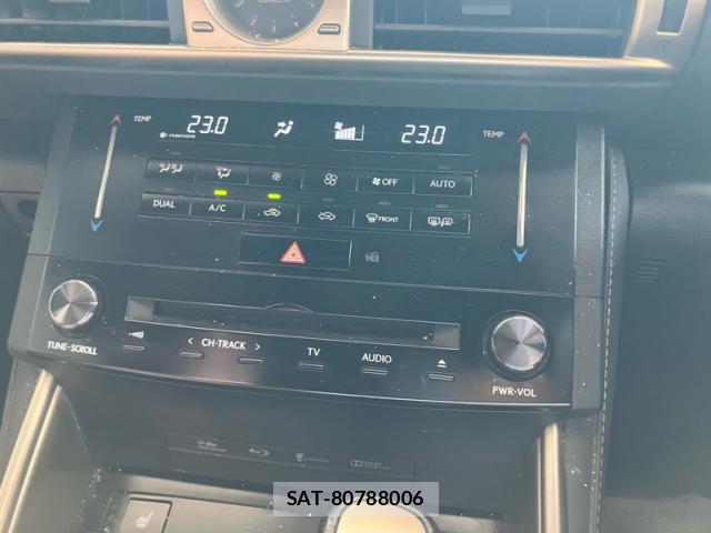 Lexus IS 2014-05 8279937-8