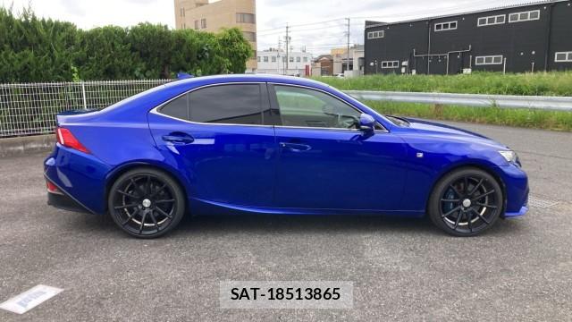 Lexus IS 2015-10 8280763-10