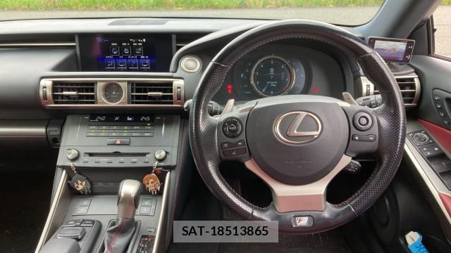 Lexus IS 2015-10 8280763-16
