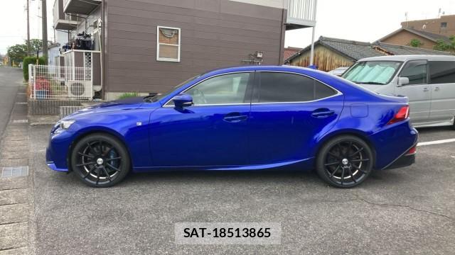 Lexus IS 2015-10 8280763-3