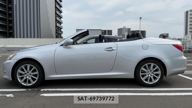 Lexus IS 2010-02 8281128-10