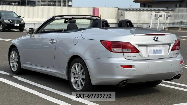 Lexus IS 2010-02 8281128-13