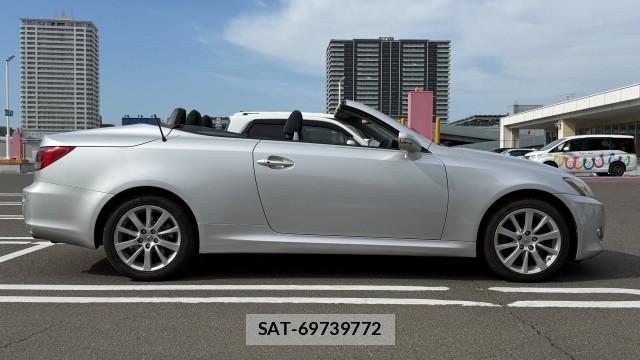 Lexus IS 2010-02 8281128-3