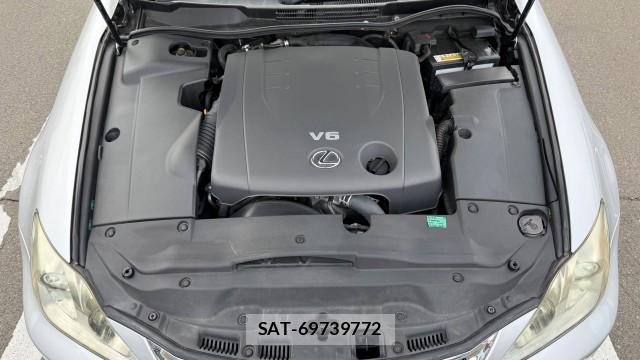 Lexus IS 2010-02 8281128-7