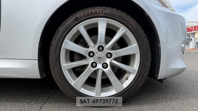 Lexus IS 2010-02 8281128-8