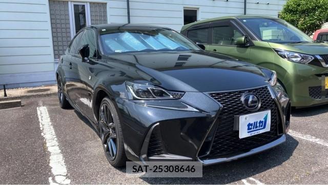 Lexus IS 2018-11 8281132-11