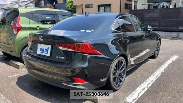 Lexus IS 2018-11 8281132-12