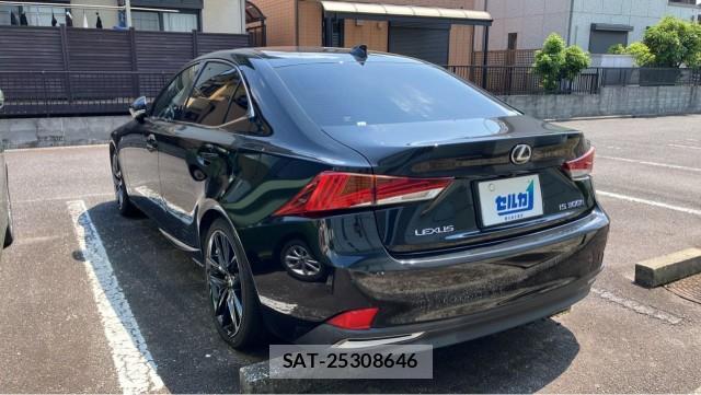 Lexus IS 2018-11 8281132-13