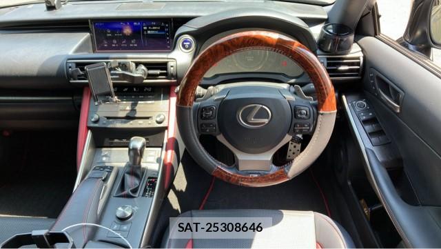 Lexus IS 2018-11 8281132-16