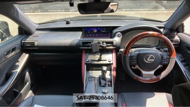 Lexus IS 2018-11 8281132-2
