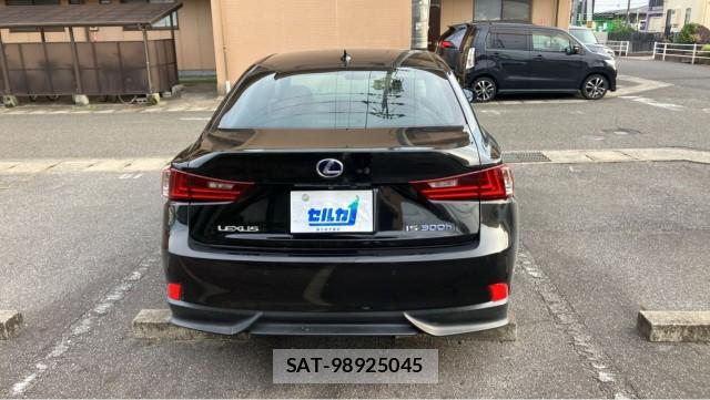 Lexus IS 2013-07 8281353-1