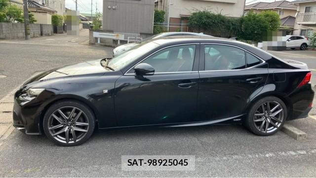 Lexus IS 2013-07 8281353-10