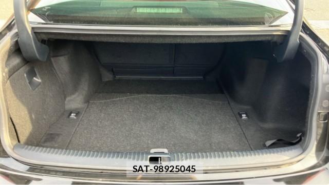 Lexus IS 2013-07 8281353-17