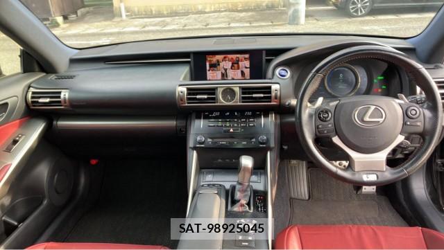 Lexus IS 2013-07 8281353-2