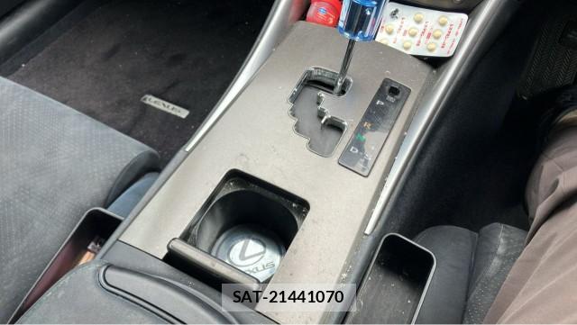 Lexus IS 2008-03 8282112-14